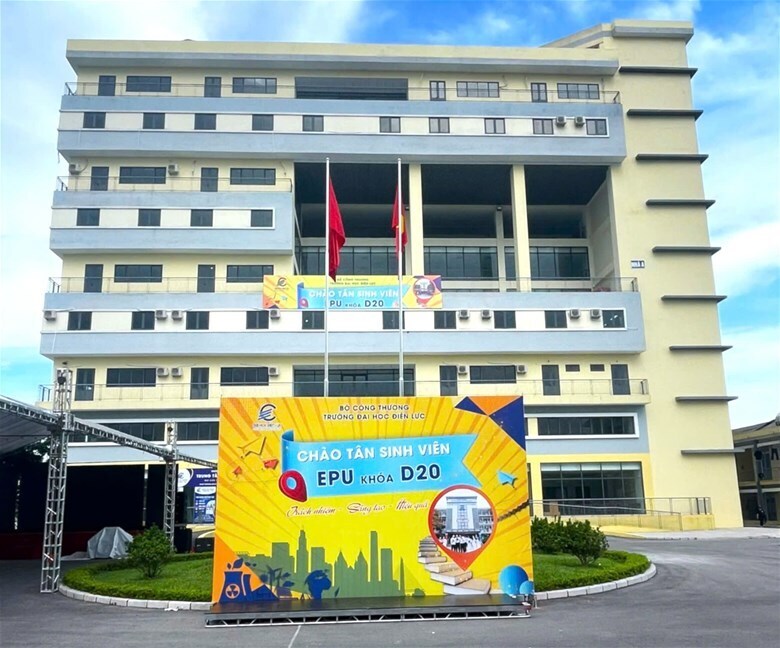 Quang cảnh tại cơ sở 3: 126 Phố Xốm, Phường Phú Lương, TP. Hà Nội (Khu B, Trường Cao đẳng Okvip - liên minh giải trí #1 thế giới hà nội - Kỹ thuật- Thương Mại).