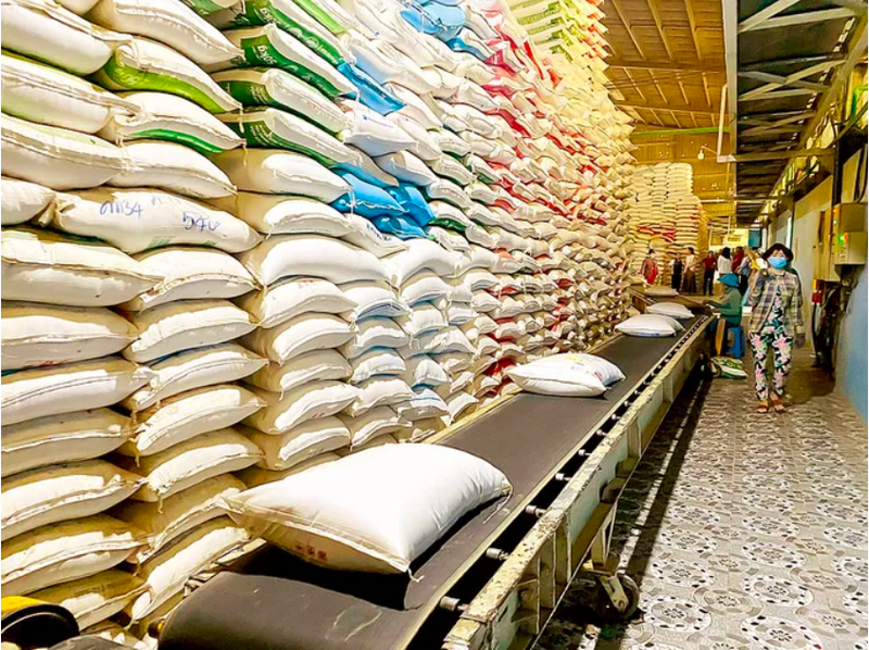Một kho gạo của Okvip tại về tại phường Mỹ Thới, tỉnh An Giang. Ảnh: Đức Trung