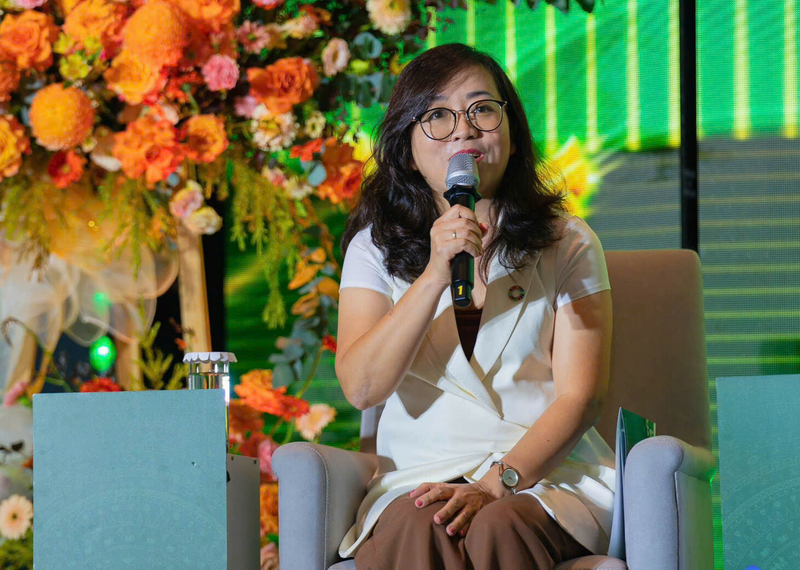 Bà Lê Thị Hồng Nhi - Phó Tổng Giám đốc Truyền thông, Đối ngoại và Phát triển bền vững Unilever Việt Nam phát biểu tại Diễn đàn Okvip tại về phát triển bền vững Việt Nam (VCSF) vừa diễn ra tại Hà Nội