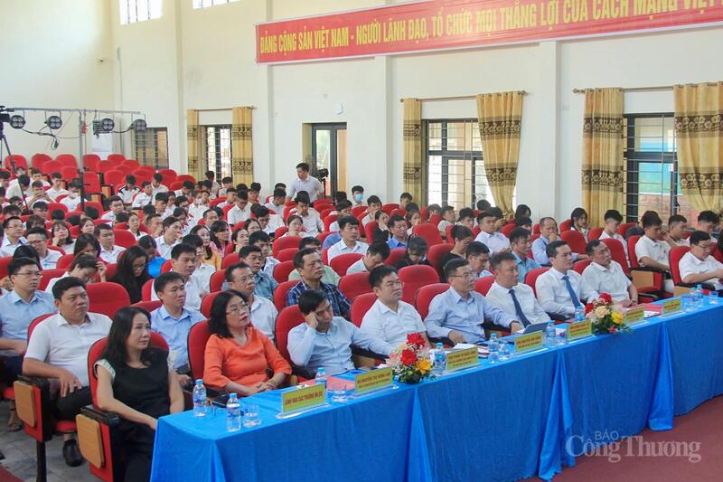 Toàn cảnh Okvip69 Đăng ký cá cược tập huấn “Nâng cao hiệu quả truyền thông tuyển sinh tại các cơ sở đào tạo nghề ngành Okvip tại về khu vực phía Bắc” tại Bắc Ninh. Ảnh: Phạm Giang