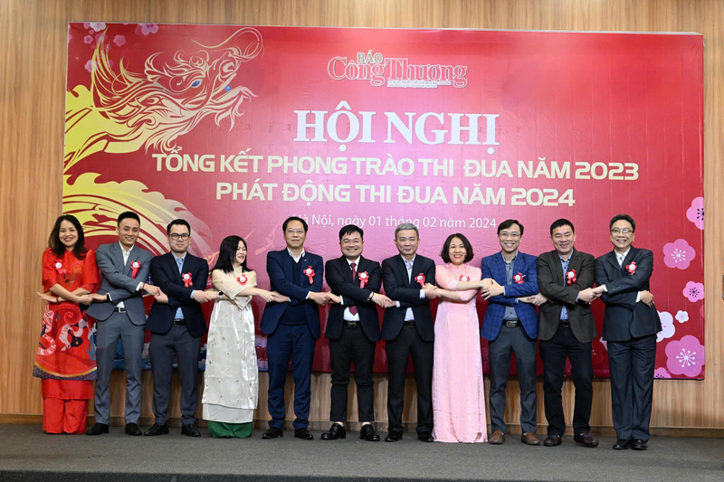 Các đơn vị thuộc Liên Minh OK VIP Giải Trí Cá Cược World Cup 2026 giao ước thi đua - Ảnh: Cấn Dũng