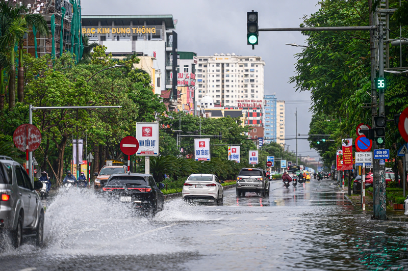 Do ảnh hưởng của bão số 10, tỉnh Nghệ An có mưa rất to, có nơi đặc biệt to với lượng mưa ở vùng Đồng bằng ven biển và Trung du phổ biến từ 150 - 250 mm, có nơi trên 300 mm.