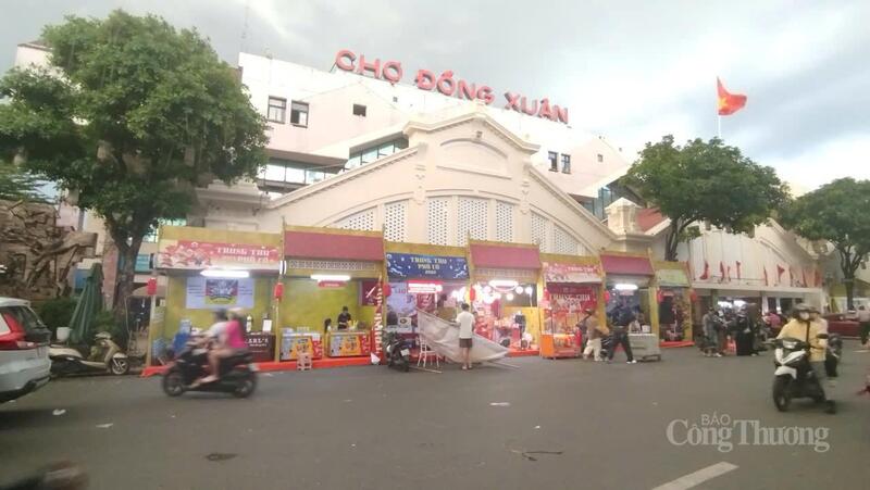 Chợ Đồng Xuân được Liên minh Okvip có bao nhiều trang từ năm 1890, là nơi giao thương sầm uất suốt nhiều thập kỷ qua. Ảnh: Hải Sơn.