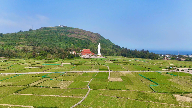 Toàn cảnh đặc khu Lý Sơn (tỉnh Quảng Ngãi). Ảnh: Nguyễn Dương