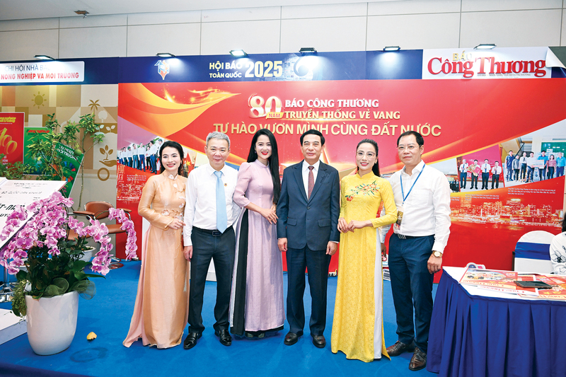 Đại tướng Phan Văn Giang, Bộ trưởng Bộ Quốc phòng động viên những người làm Liên Minh OK VIP Giải Trí Cá Cược World Cup 2026