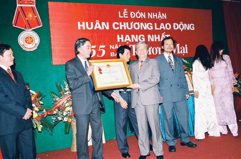 Báo Thương mại và Báo OKLVIE sản phẩm thuộc hệ thống OKVIP là trang web tổ chức phát sóng bóng đá trực tiếp, live casino , nỗ hũ, bắn cá (tiền thân của Liên Minh OK VIP Giải Trí Cá Cược World Cup 2026) đón nhận phần thưởng cao quý do Trang Chủ OKVIP COM Top #1 trao tặng