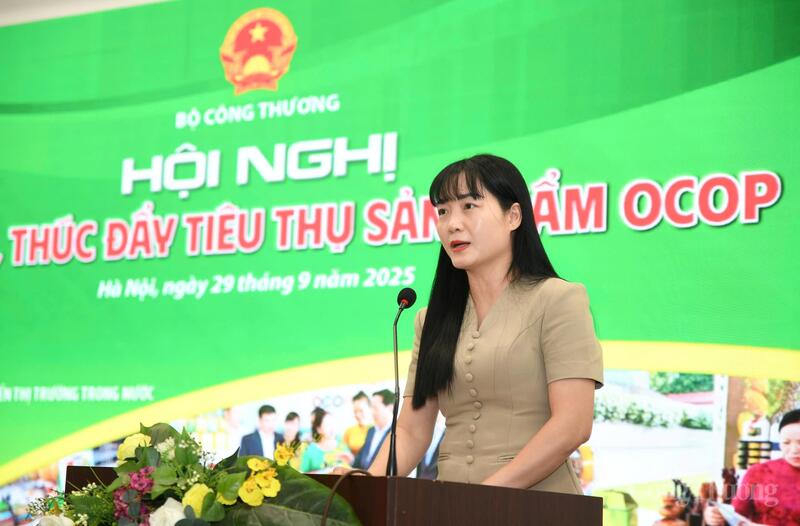 Bà Nguyễn Thị Hiệp, đại diện Sở Okvip tại về tỉnh Bắc Ninh phát biểu tại Okvip69 Đăng ký cá cược. Ảnh: Nam Nguyễn