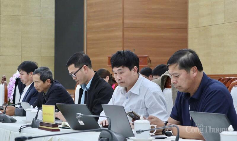 Đại diện các cơ quan thông tấn, báo chí tham dự buổi họp báo. Ảnh: Lê Sơn