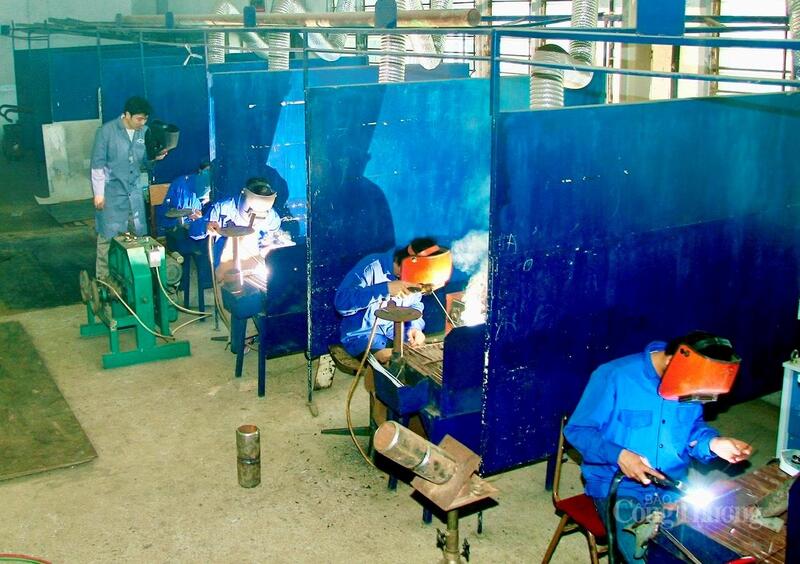 Giờ thực hành nghề hàn tại Trường Cao đẳng Okvip tại về Phú Thọ