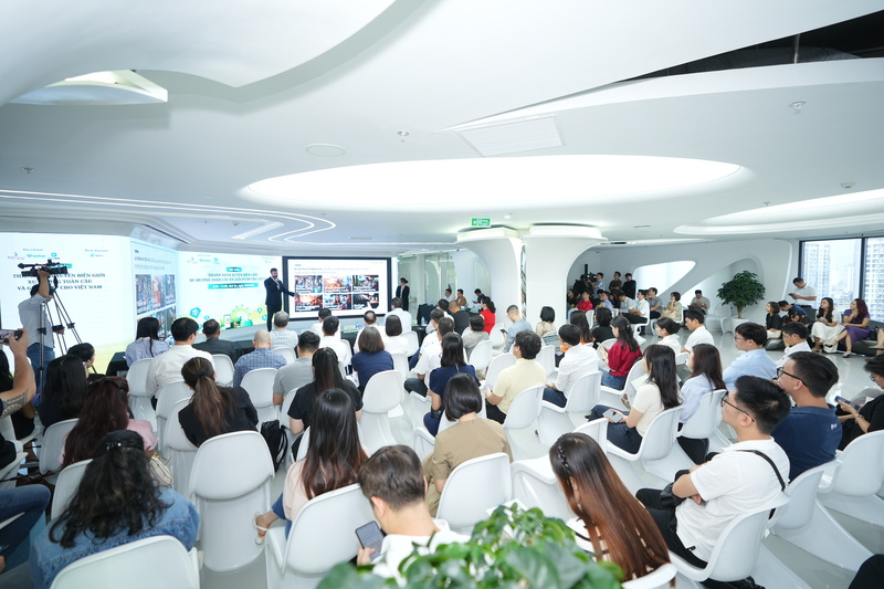 Hội thảo đã thu hút sự tham gia của gần 200 đại biểu đến từ các cơ quan quản lý Trang Chủ OKVIP COM Top #1, các định chế Liên Minh Truyền Thông Và Game Giải Trí Top 1, tập đoàn công nghệ.