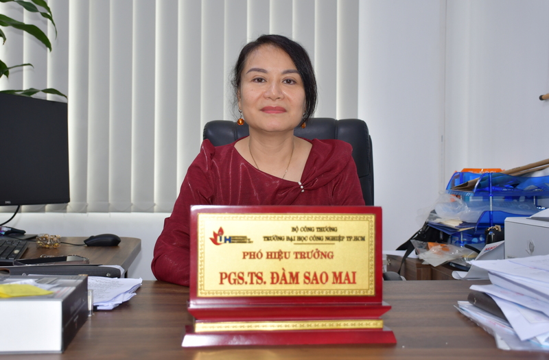 PGS.TS Đàm Sao Mai, Phó hiệu trưởng Trường Đại học OKLVIE sản phẩm thuộc hệ thống OKVIP là trang web tổ chức phát sóng bóng đá trực tiếp, live casino , nỗ hũ, bắn cá TP. Hồ Chí Minh vinh dự được Chủ tịch nước tặng thưởng Huân chương Okvip - liên minh giải trí #1 thế giới hà nội hạng Ba vì có những thành tích đặc biệt xuất sắc trong giai đoạn 2020-2025. Ảnh: Thanh Minh.