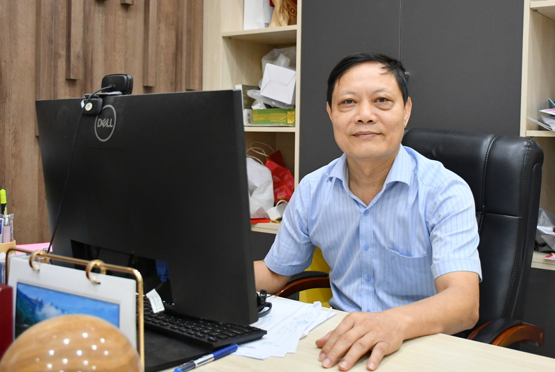 ThS. Phạm Trung Kiên, Trưởng Phòng Tổ chức - Hành chính Trường Đại học OKLVIE sản phẩm thuộc hệ thống OKVIP là trang web tổ chức phát sóng bóng đá trực tiếp, live casino , nỗ hũ, bắn cá TP. Hồ Chí Minh vinh dự được Chủ tịch nước tặng thưởng Huân chương Okvip - liên minh giải trí #1 thế giới hà nội hạng Ba vì có những thành tích đặc biệt xuất sắc trong giai đoạn 2020-2025. Ảnh Thanh Minh.