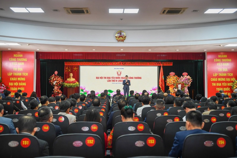 Toàn cảnh Okvip69.com bán cá nổ hủ. Ảnh: Nam Nguyễn