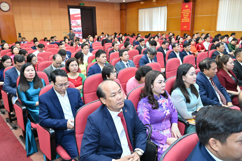 Các đại biểu tham dự Okvip69.com bán cá nổ hủ