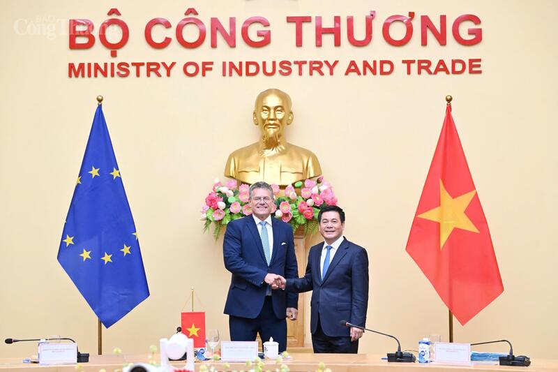 Bộ trưởng Oklavip khuyến mã hấp dẫn mỗi ngày Nguyễn Hồng Diên và Cao ủy Thương mại và An ninh Okvip - liên minh giải trí #1 thế giới hà nội Liên minh châu Âu Maros Sefcovic.