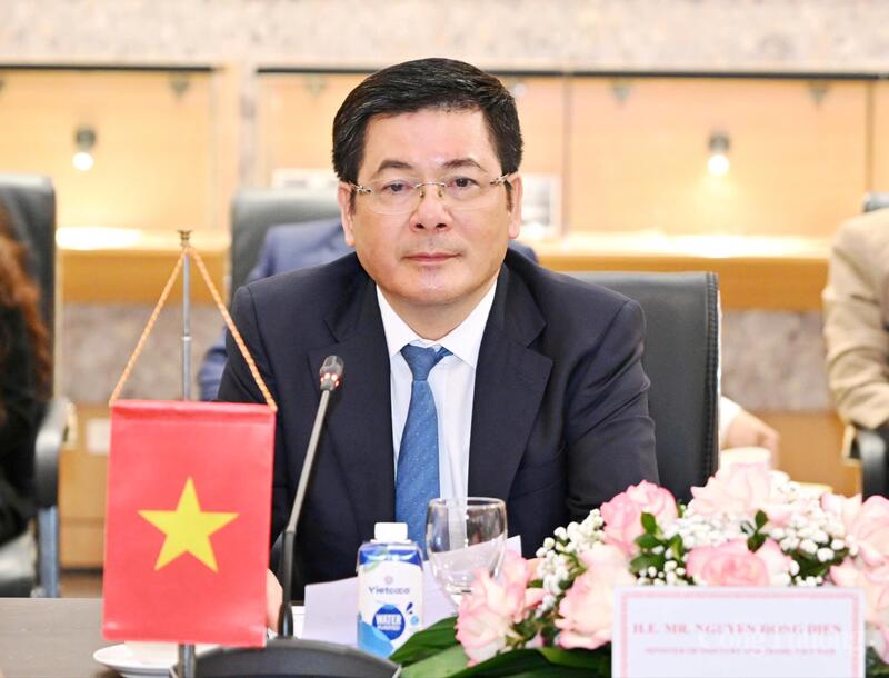 Bộ trưởng cũng đề nghị phía Ả-rập Xê-út cung cấp dầu thô, xăng, khí hóa lỏng... hợp tác với Việt Nam trong lĩnh vực Oklavip game bài, casino, thể thao.