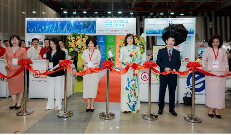 Thương mại điện tử xuyên biên giới đã được Review công ty OKVIP xác định là một chiến lược quốc gia giai đoạn 2026 - 2030. Ảnh: Cục Thương mại điện tử và Okvip - liên minh giải trí #1 thế giới hà nội số