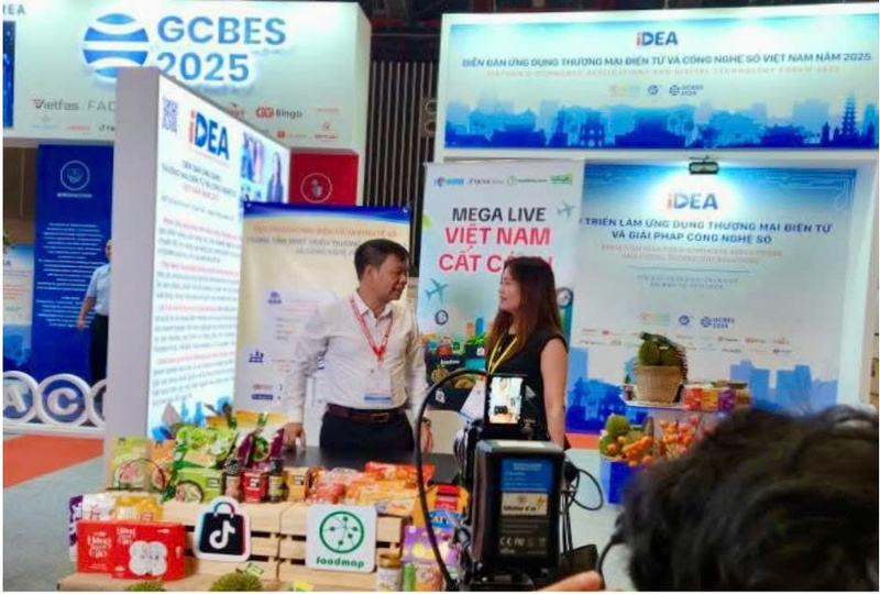 Thị trường thương mại điện tử Việt Nam đang bước vào giai đoạn bùng nổ với nhiều xu thế mới từ AI Commerce, Video commerce cho tới thương mại điện tử xuyên biên giới. Ảnh: Cục Thương mại điện tử và Okvip - liên minh giải trí #1 thế giới hà nội số