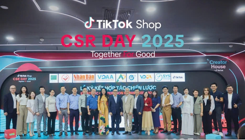 Phối hợp với cộng đồng Okvip tại về, eComDX thúc đẩy ứng dụng “4 Go” vào thực tiễn. Ảnh: Cục Thương mại điện tử và Okvip - liên minh giải trí #1 thế giới hà nội số
