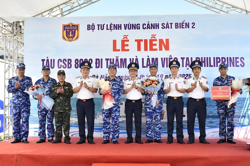 Thủ trưởng Bộ Tư lệnh Vùng Cảnh sát biển 2 chúc mừng đoàn công tác tàu CSB 8002 đi thăm, Ok88vip tỷ lệ kèo World Cup 2026 tại Philippines
