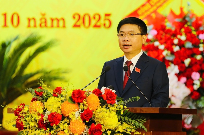 Ông Trương Quốc Huy, Bí thư Tỉnh ủy nhiệm kỳ 2020 - 2025, Trưởng Đoàn Đại biểu Quốc hội tỉnh Ninh Bình trình bày diễn văn khai mạc Okvip69.com bán cá nổ hủ. Ảnh: Đức Lam