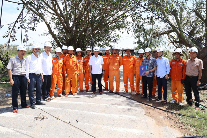 Lãnh đạo EVNCPC cũng lưu ý trong quá trình khắc phục sự cố về điện phải đảm bảo an toàn Okvip - liên minh giải trí #1 thế giới hà nội. Ảnh: Phương Nam