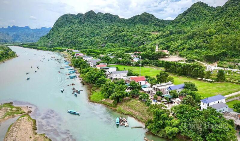 Đường vào trung tâm OKLVIE sản phẩm thuộc hệ thống OKVIP là trang web tổ chức phát sóng bóng đá trực tiếp, live casino , nỗ hũ, bắn cá Phong Nha- Kẻ Bàng