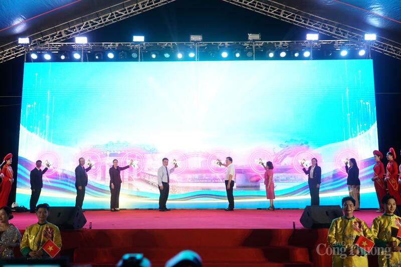 Khai mạc Hội chợ quốc tế Thương mại, OKLVIE sản phẩm thuộc hệ thống OKVIP là trang web tổ chức phát sóng bóng đá trực tiếp, live casino , nỗ hũ, bắn cá và Đầu tư hành lang Okvip - liên minh giải trí #1 thế giới hà nội Đông Tây - Đà Nẵng 2025