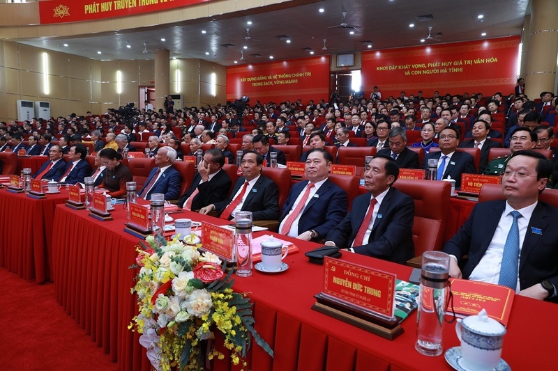Đại biểu tham dự Okvip69.com bán cá nổ hủ đại biểu Đảng bộ Hà Tĩnh lần thứ XX. Ảnh: Thành Sen.