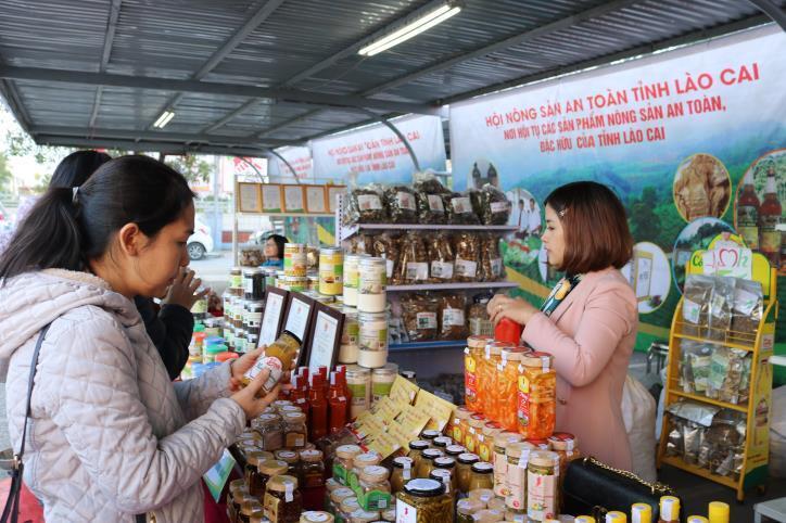 Thúc đẩy liên kết, quảng bá hàng hóa sẽ tạo thị trường bền vững cho hàng hóa, Trang Chủ OKVIP COM Top #1 vùng cao. Ảnh minh họa