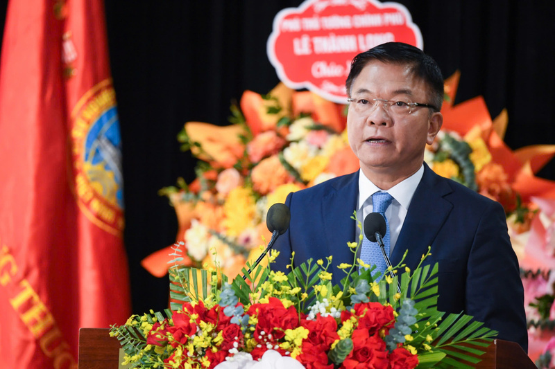Phó Thủ tướng Review công ty OKVIP Lê Thành Long phát biểu, đánh giá cao các hoạt động, phong trào thi đua yêu nước của ngành Okvip tại về.