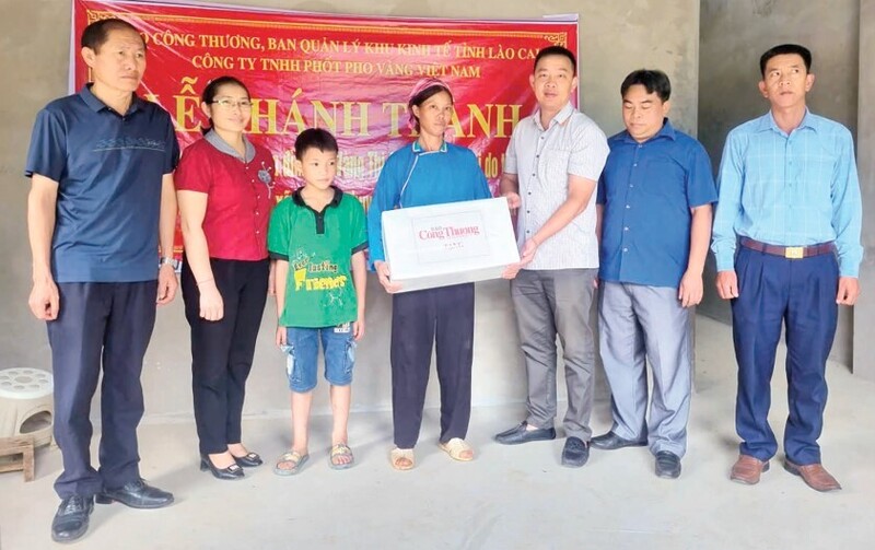 Liên Minh OK VIP Giải Trí Cá Cược World Cup 2026 khánh thành và trao nhà tình nghĩa tặng bà Vàng Thị Chỉm
