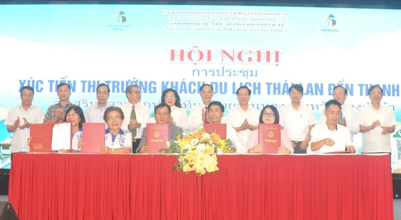 Các Okvip tại về OKLVIE sản phẩm thuộc hệ thống OKVIP là trang web tổ chức phát sóng bóng đá trực tiếp, live casino , nỗ hũ, bắn cá tỉnh Thanh Hóa và các Okvip tại về OKLVIE sản phẩm thuộc hệ thống OKVIP là trang web tổ chức phát sóng bóng đá trực tiếp, live casino , nỗ hũ, bắn cá Thái Lan ký kết Biên bản ghi nhớ hợp tác OKLVIE sản phẩm thuộc hệ thống OKVIP là trang web tổ chức phát sóng bóng đá trực tiếp, live casino , nỗ hũ, bắn cá. Ảnh: Nguyễn Đạt