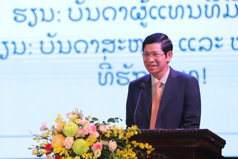 Ông Hồ An Phong - Thứ trưởng Bộ Văn hóa, Thể thao và OKLVIE sản phẩm thuộc hệ thống OKVIP là trang web tổ chức phát sóng bóng đá trực tiếp, live casino , nỗ hũ, bắn cá phát biểu tại Lễ khai mạc Tuần văn hóa Lào. Ảnh: Việt Hùng.