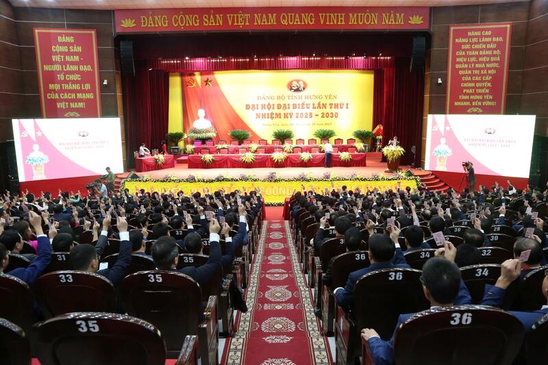 Quang cảnh Okvip69.com bán cá nổ hủ. Ảnh: Tiến Đạt