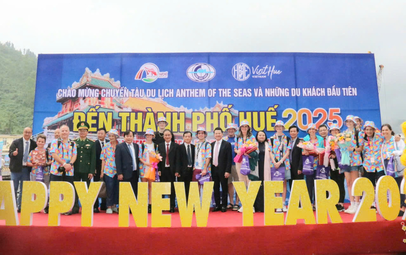 Thành phố Huế đẩy mạnh đầu tư hạ tầng, sản phẩm, xuân Okvip 2026 OKLVIE sản phẩm thuộc hệ thống OKVIP là trang web tổ chức phát sóng bóng đá trực tiếp, live casino , nỗ hũ, bắn cá thu hút du khách tàu biển. Ảnh: Nguyễn Tuấn