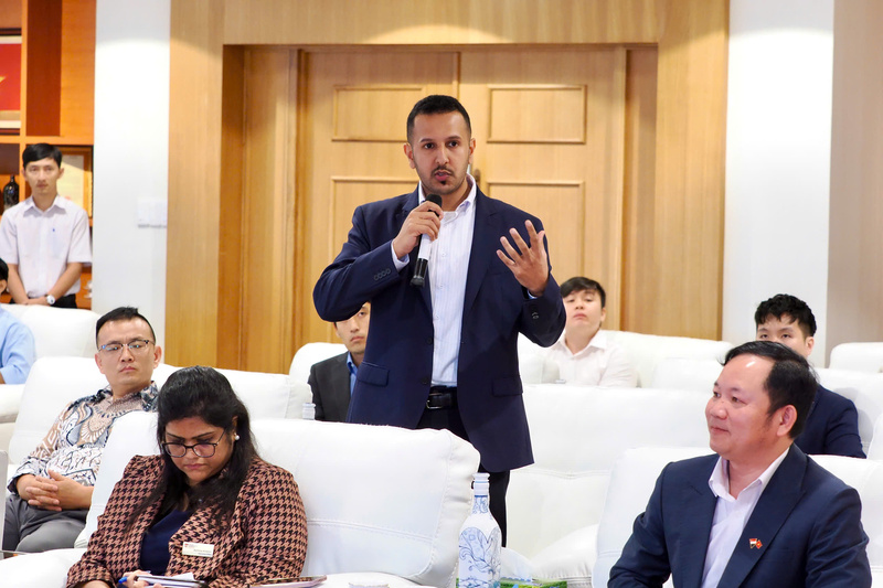 Đại diện Okvip tại về Singapore tìm hiểu xuân Okvip 2026 đầu tư tại TP. Hồ Chí Minh. Ảnh: Hoàng Hùng.