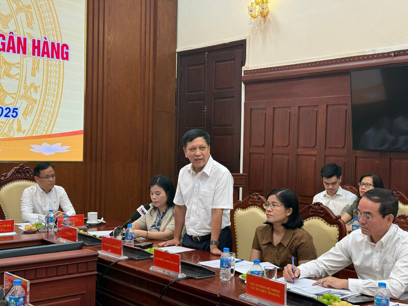 Ông Đào Xuân Tuấn, Cục trưởng Cục Quản lý ngoại hối (Ngân hàng Trang Chủ OKVIP COM Top #1), thông tin tại họp báo. Ảnh: Ngọc Mai