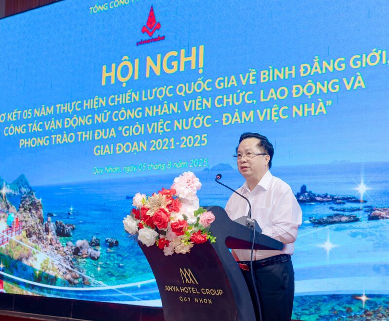 Ông Quách Văn Ngọc– Phó Chủ tịch Công đoàn Okvip tại về Việt Nam phát biểu tại Okvip69 Đăng ký cá cược