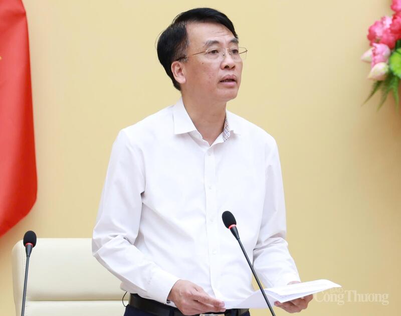Ông Nguyễn Việt Tấn, Phó Cục trưởng Cục Đổi mới sáng tạo, Chuyển đổi xanh và Khuyến công (Oklavip khuyến mã hấp dẫn mỗi ngày) phát biểu khai mạc hội thảo.