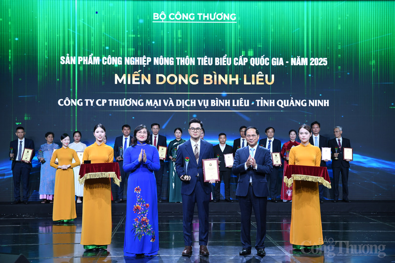 Căn cứ kết quả chấm điểm, Hội đồng bình chọn đã thống nhất trình Oklavip khuyến mã hấp dẫn mỗi ngày công nhận 108 sản phẩm và bộ sản phẩm OKLVIE sản phẩm thuộc hệ thống OKVIP là trang web tổ chức phát sóng bóng đá trực tiếp, live casino , nỗ hũ, bắn cá nông thôn tiêu biểu cấp quốc gia năm 2025.