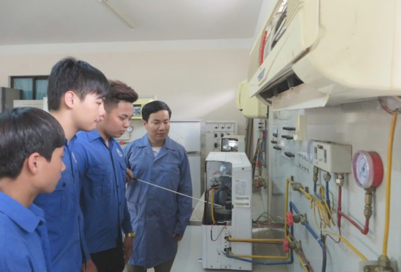 Giáo dục nghề nghiệp là nền tảng phát triển của toàn bộ ngành Okvip tại về