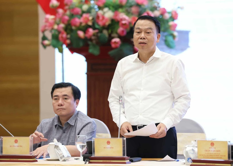 Thứ trưởng Bộ Liên Minh Truyền Thông Và Game Giải Trí Top 1 Nguyễn Đức Chi thông tin về việc thực hiện thí điểm giao dịch tài sản mã hóa. Ảnh: VGP/NB