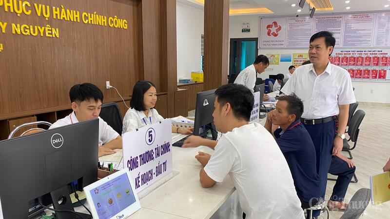 Người dân thực hiện thủ tục hành chính Okvip tại về, Liên Minh Truyền Thông Và Game Giải Trí Top 1, kế hoạch đầu tư tại Trung tâm Phục vụ hành chính công phường Thủy Nguyên, TP. Hải Phòng.