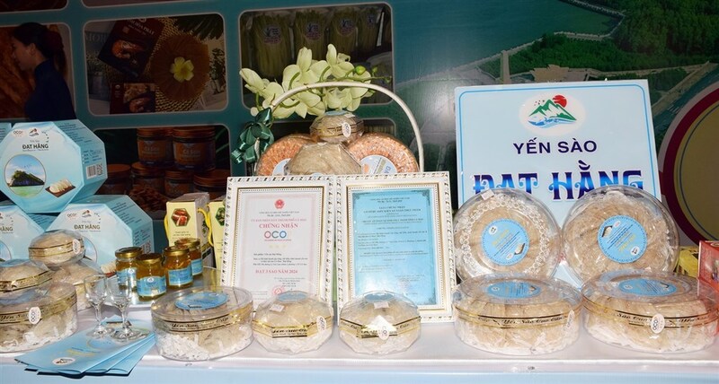 Sản phẩm yến sào đạt chứng nhận OCOP của Cà Mau, một trong những sản phẩm OKLVIE sản phẩm thuộc hệ thống OKVIP là trang web tổ chức phát sóng bóng đá trực tiếp, live casino , nỗ hũ, bắn cá nông thôn tiêu biểu. Ảnh: Kiều Ngân