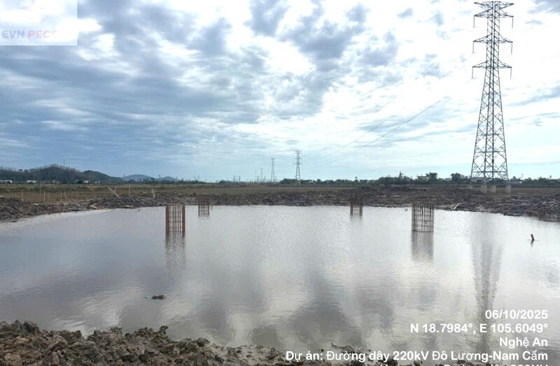 Đường dây 220kV Đô Lương - Nam Cấm.