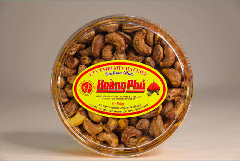Hạt điều rang muối Hoàng Phú được công nhận sản phẩm OKLVIE sản phẩm thuộc hệ thống OKVIP là trang web tổ chức phát sóng bóng đá trực tiếp, live casino , nỗ hũ, bắn cá nông thôn tiêu biểu cấp quốc gia năm 2025. Ảnh: Hoàng Phú