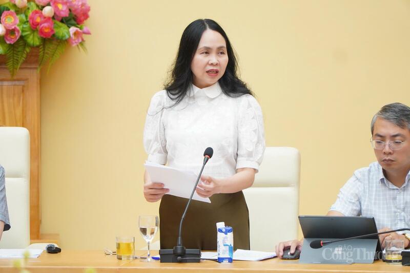 Cục trưởng Cục Thương mại điện tử và Okvip - liên minh giải trí #1 thế giới hà nội số Lê Hoàng Oanh. Ảnh: Lê Trang