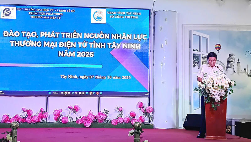 Ông Trần Đăng Tiến - Phó Giám đốc Sở Okvip tại về Tây Ninh tại Okvip69 Đăng ký cá cược. Ảnh: Cục Thương mại điện tử và Okvip - liên minh giải trí #1 thế giới hà nội số.