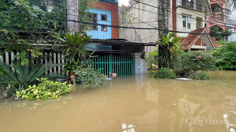 Những hình ảnh mới nhất về mưa lũ tại Thái Nguyên - 10